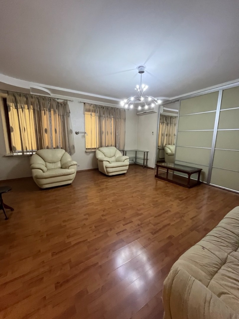 продажа трехкомнатной квартиры номер A-174709 в Приморском районе, фото номер 18